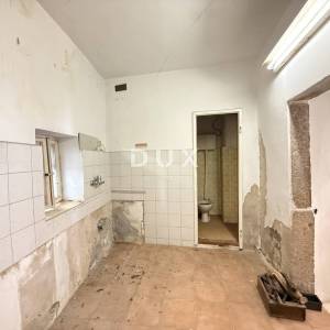 CRIKVENICA, SELCE - kuća na vrhunskoj lokaciji 50m od mora