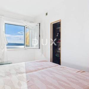 CRIKVENICA, SELCE - Sunčan stan s balkonom i panoramskim pogledom na more 