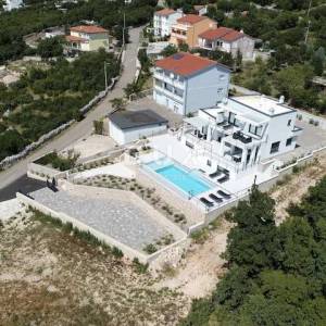 CRIKVENICA, ŠMRIKA - Luksuzna vila s bazenom i predivnim pogledom na more