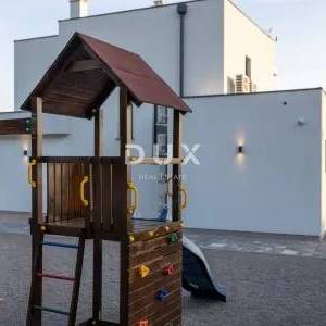 CRIKVENICA, ŠMRIKA - Luksuzna vila s bazenom i predivnim pogledom na more