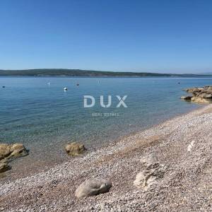 CRIKVENICA - stan 87 m2, 2S+DB, UDALJEN SAMO 50 METARA OD PLAŽE! PRILIKA! HITNA PRODAJA!