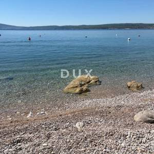 CRIKVENICA - stan 87 m2, 2S+DB, UDALJEN SAMO 50 METARA OD PLAŽE! PRILIKA! HITNA PRODAJA!