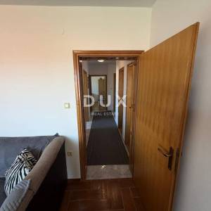 CRIKVENICA - stan 87 m2, 2S+DB, UDALJEN SAMO 50 METARA OD PLAŽE! PRILIKA! HITNA PRODAJA!