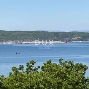 CRIKVENICA - stan 87 m2, 2S+DB, UDALJEN SAMO 50 METARA OD PLAŽE! PRILIKA! HITNA PRODAJA!