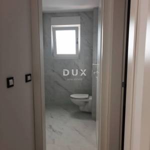 DALMACIJA, PAKOŠTANE – Penthouse s pogledom na more