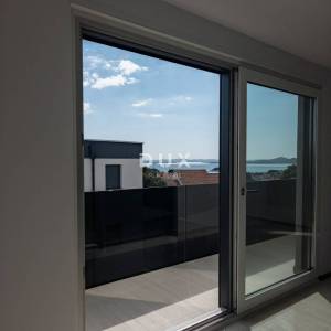 DALMACIJA, PAKOŠTANE – Penthouse s pogledom na more