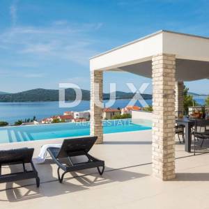 DALMACIJA, ŠIBENIK - Luksuzna villa sa bazenom nogometnim igralištem i saunom