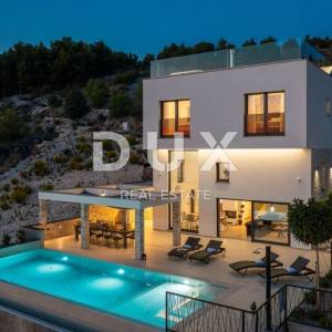 DALMACIJA, ŠIBENIK - Luksuzna villa sa bazenom nogometnim igralištem i saunom