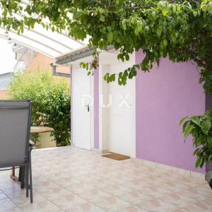DALMACIJA, VODICE - Apartmanska kuća "Villa Lavanda" 