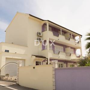 DALMACIJA, VODICE - Apartmanska kuća "Villa Lavanda" 