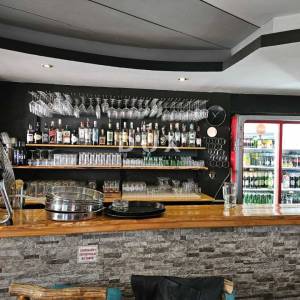 DALMACIJA, VODICE - Ekskluzivna nekretnina na rivi, kuća s restoranom u 1. redu do mora