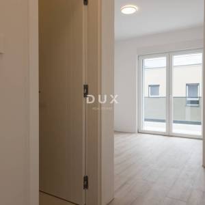 DALMACIJA, VODICE - Ekskluzivni penthouse s krovnom terasom od 80 m², 500m od mora