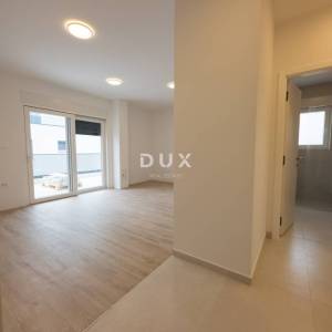 DALMACIJA, VODICE - Ekskluzivni penthouse s krovnom terasom od 80 m², 500m od mora