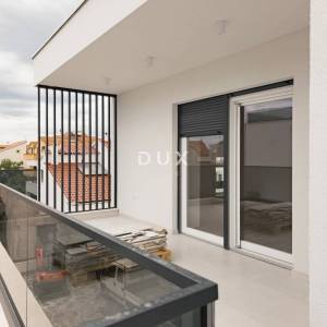DALMACIJA, VODICE - Ekskluzivni penthouse s krovnom terasom od 80 m², 500m od mora
