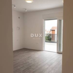 DALMACIJA, VODICE - Luksuzni penthouse s krovnom terasom od 85 m², 500m od mora
