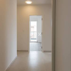 DALMACIJA, VODICE - Luksuzni penthouse s krovnom terasom od 85 m², 500m od mora