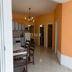 DALMACIJA, VODICE - Šarmantan prizemni stan (2 u 1) u blizini mora