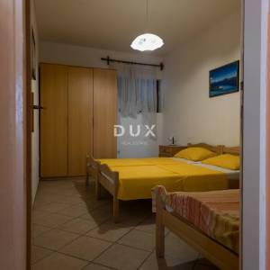 DALMACIJA, VODICE - Šarmantan prizemni stan (2 u 1) u blizini mora