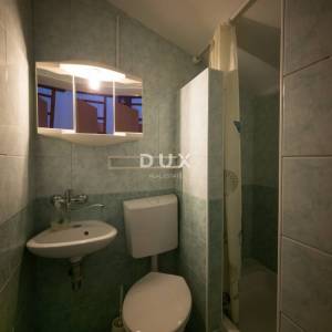 DALMACIJA, VODICE - Stan na katu s pogledom na more