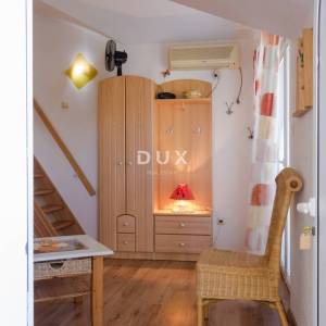 DALMACIJA, VODICE - Villa "Morgenrød" s velikim dvorištem i 4 apartmana