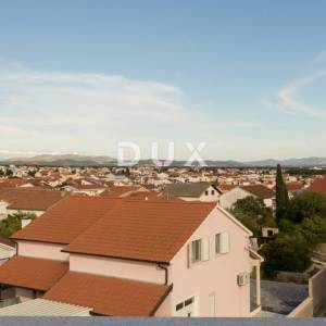 DALMACIJA, VODICE - Villa "Morgenrød" s velikim dvorištem i 4 apartmana