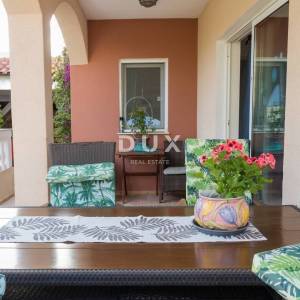 DALMACIJA, VODICE - Villa "Morgenrød" s velikim dvorištem i 4 apartmana