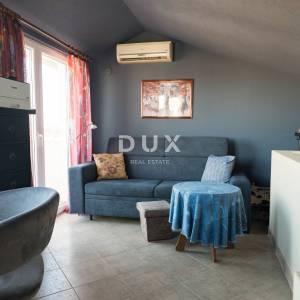 DALMACIJA, VODICE - Villa "Morgenrød" s velikim dvorištem i 4 apartmana