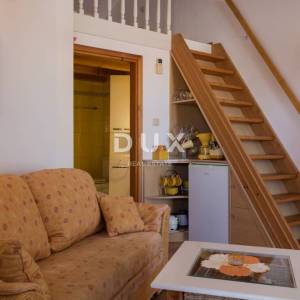 DALMACIJA, VODICE - Villa "Morgenrød" s velikim dvorištem i 4 apartmana