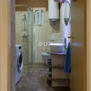 DALMACIJA, VODICE - Villa "Morgenrød" s velikim dvorištem i 4 apartmana