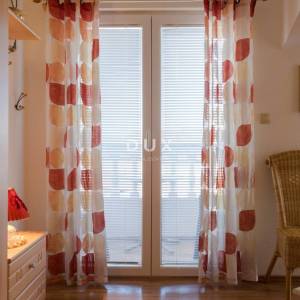 DALMACIJA, VODICE - Villa "Morgenrød" s velikim dvorištem i 4 apartmana