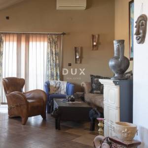 DALMACIJA, VODICE - Villa "Morgenrød" s velikim dvorištem i 4 apartmana