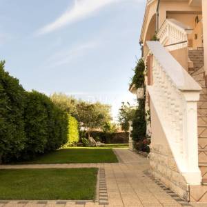 DALMACIJA, VODICE - Villa "Morgenrød" s velikim dvorištem i 4 apartmana