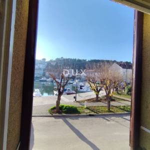 DALMACIJA, ZATON - Prostrana kuća 240 m² u centru, blizu mora