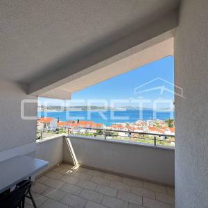 Dvosoban stan s pogledom na more,72m2,500m od plaže