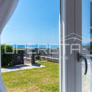 Ekskluzivna luksuzna vila s panoramskim pogledom na more u privatnom kompleksu