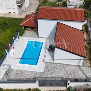 Ekskluzivna vila vrhunskog dizajna s privatnim bazenom i mediteranskim ugođajem – Kraljevica
