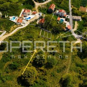 Ekskluzivno zemljište 3.330 m² s legalnim objektom, panoramskim pogledom, dozvol