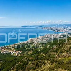 Ekskluzivno zemljište 3.330 m² s legalnim objektom, panoramskim pogledom, dozvol