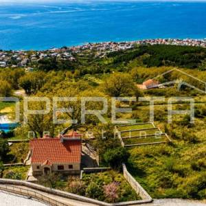 Ekskluzivno zemljište 3.330 m² s legalnim objektom, panoramskim pogledom, dozvol