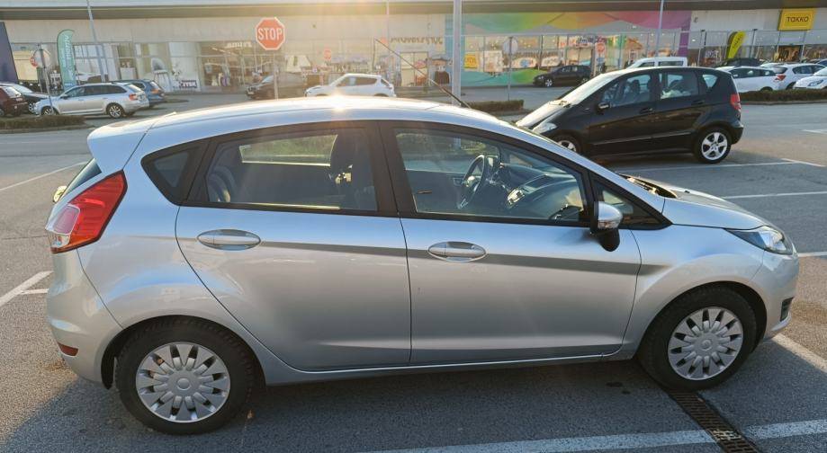 Ford Fiesta 1,6 TDCI, veliki i mali servis, 2x Continental, reg 09/26