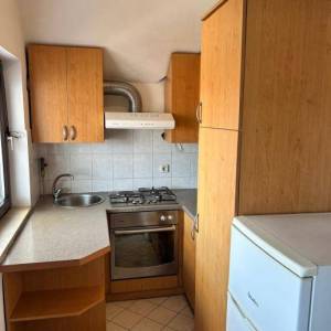 Gajnice, 2-sobni stan s balkonom, 50m2, blizina svih sadržaja