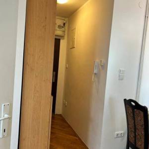 Gajnice, 2-sobni stan s balkonom, 50m2, blizina svih sadržaja