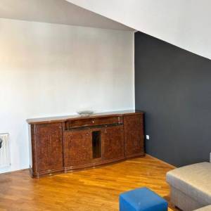Gajnice, 2-sobni stan s balkonom, 50m2, blizina svih sadržaja