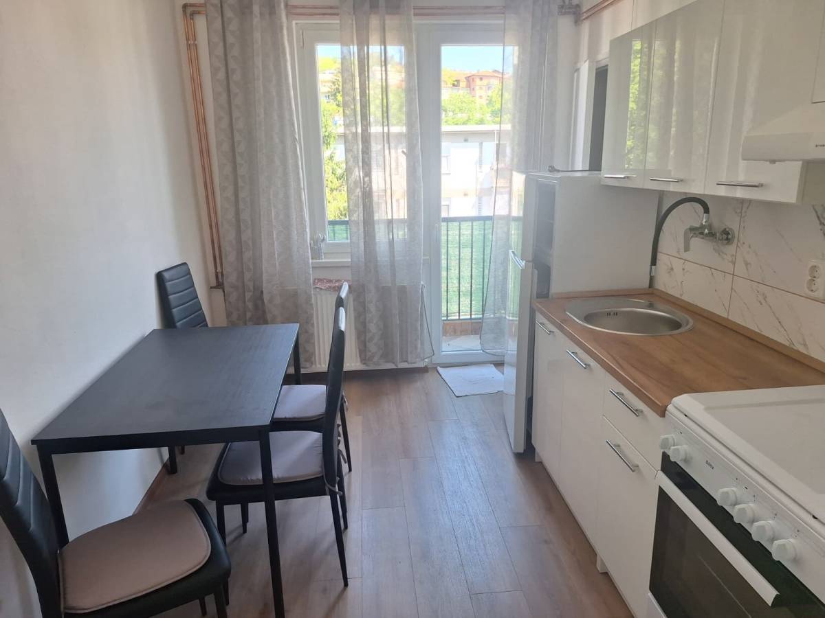 Gajnice, 40m2, renoviran 2026, odmah useljiv