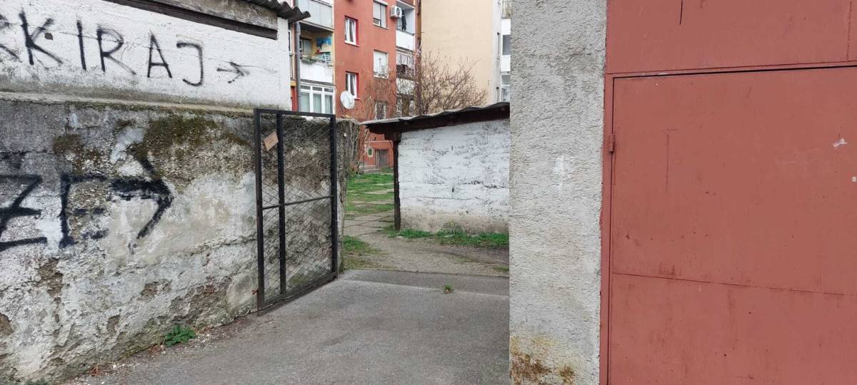 Garaža Rendićeva10 (ulaz Maksimirska 51A )