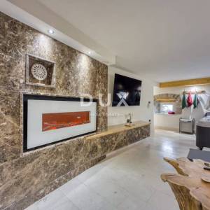 GORSKI KOTAR, FUŽINE - Planinski dom s wellnessom i pogledom na jezero, 180m2