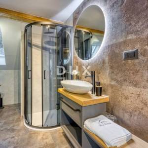 GORSKI KOTAR, FUŽINE - Planinski dom s wellnessom i pogledom na jezero, 180m2