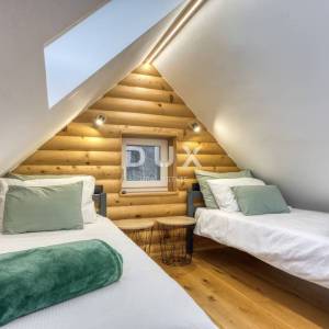 GORSKI KOTAR, FUŽINE - Planinski dom s wellnessom i pogledom na jezero, 180m2