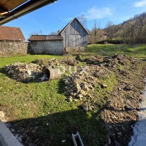 GORSKI KOTAR, SEVERIN NA KUPI - kuća na jedinstvenoj lokaciji iznad rijeke Kupe, prilika!