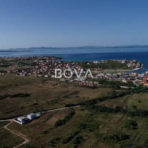 Građevinsko zemljište 3000 m2 – Privlaka *Prvi red do mora* (ID-2594/E)